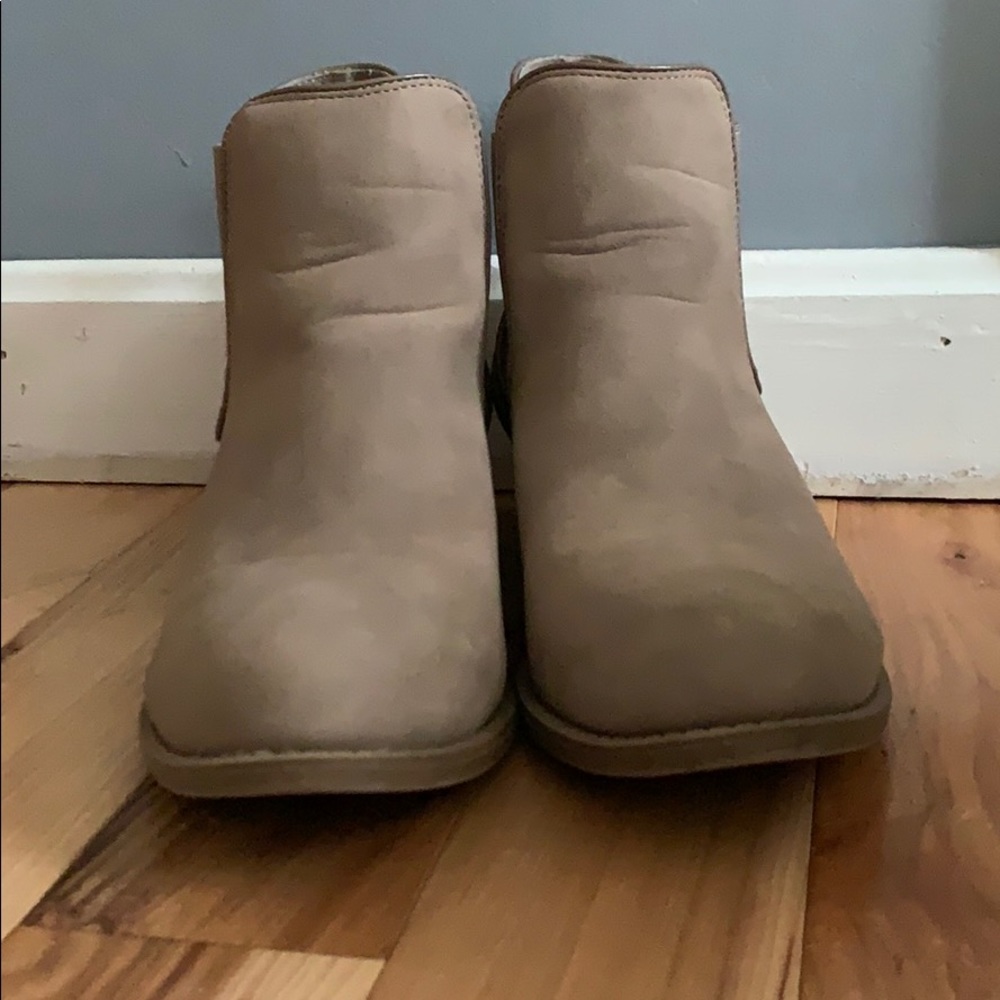 Booties - Picture 3 of 4